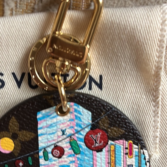 Louis Vuitton new with tag bag charm /key chain limited addition - Picture 8 of 10